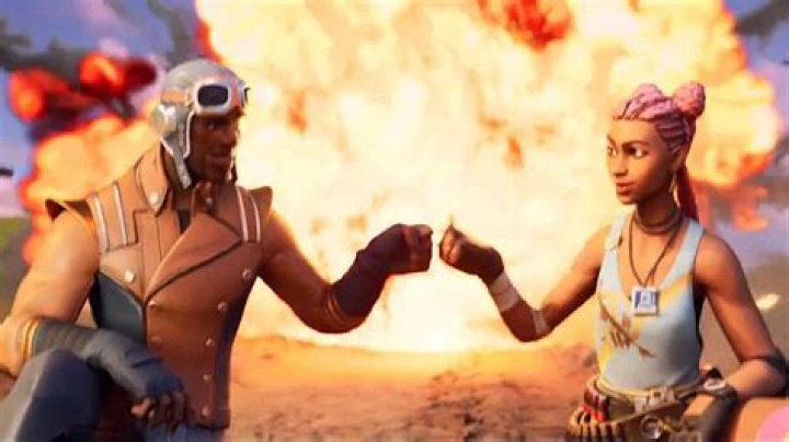 
Fortnite: How to Use the Repair Torch to Fix a Vehicle
