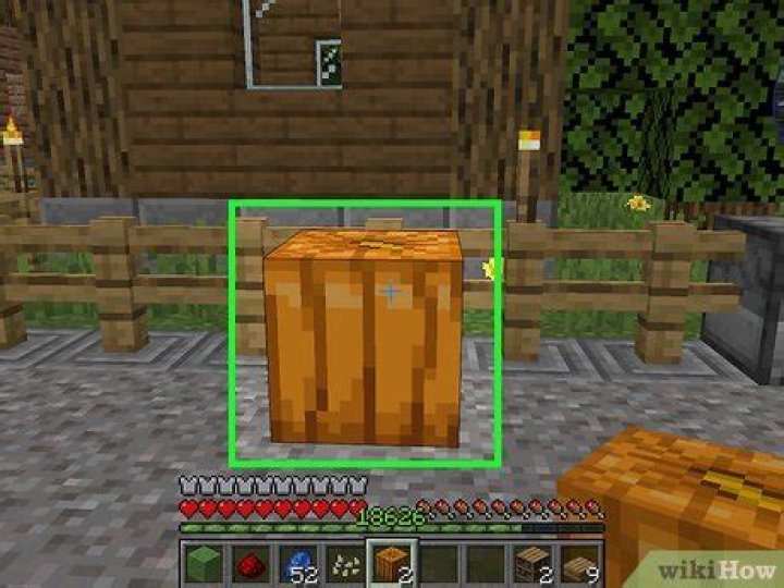 
Minecraft – How to Carve a Pumpkin