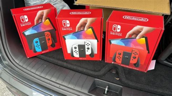 Nintendo Switch Holiday Gift Guide 2019 nintendo-switch-1