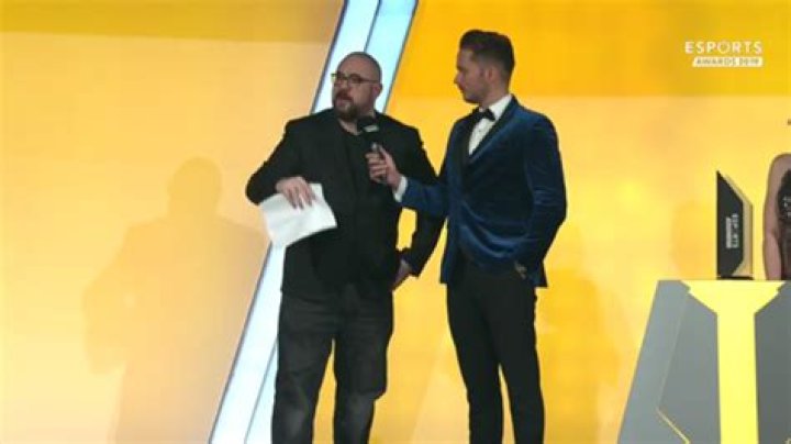 Richard Lewis uses Esports Awards 2019 speech to call out Polygon, Kotaku, and Waypoint