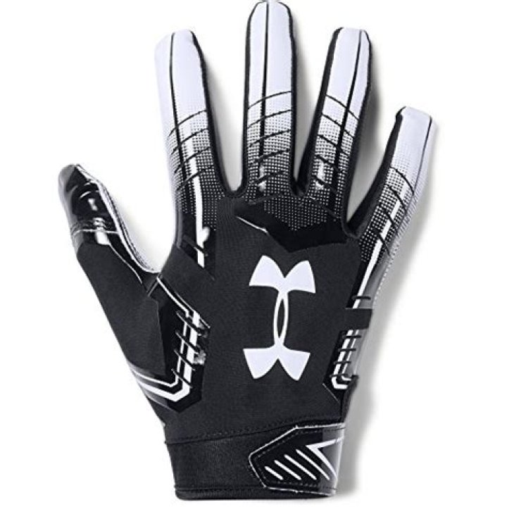 The Best Football Gloves - GameRevolution