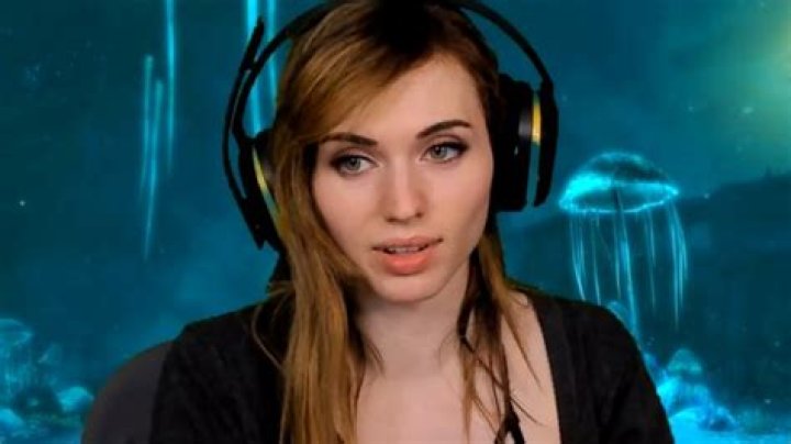Twitch streamer Amouranth hits 1.5 million followers after accidental nudity ban